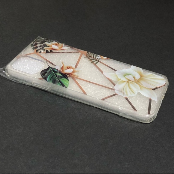 ooooops Green Leaves White Brown Floral w/ Golden Lines iPhone 11 Pro Max Case - Picture 10 of 14